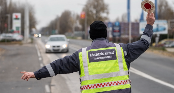 Közúti közlekedési környezetvédelmi akció - több mint 900 járműből tizenhetet kellett vizsgára berendelni