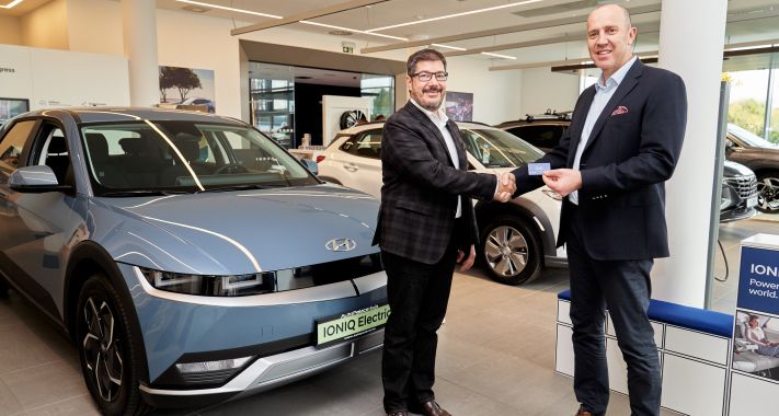 A Hyundai Holding Hungary Kft. és az MVM Mobiliti Kft. közös programot dolgozott ki e-autós ügyfelei számára