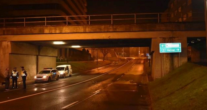 Égő benzint locsoltak az útra Salgótarjánban egy felüljáróról