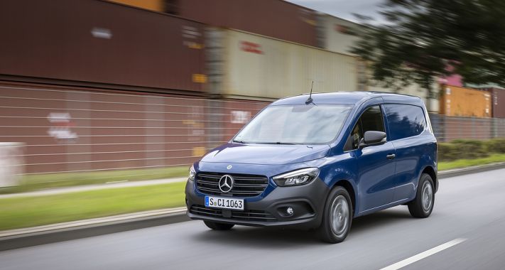 Az új Renault Kangoo és a Mercedes-Benz Citan nyerte el a 2022-es Év Nemzetközi Haszongépjárműve díjat