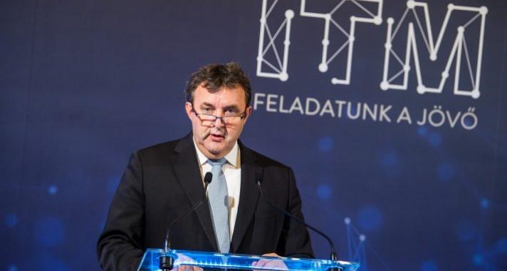 Palkovics: EU-s cél, hogy 2050-re senki ne haljon meg közlekedési balesetben