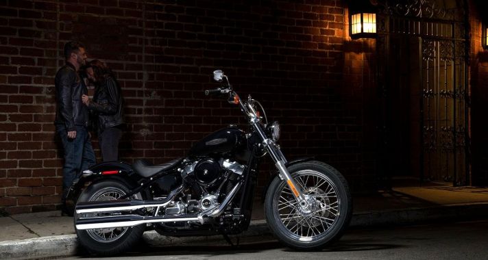 Itt az új Harley-Davidson softail standard