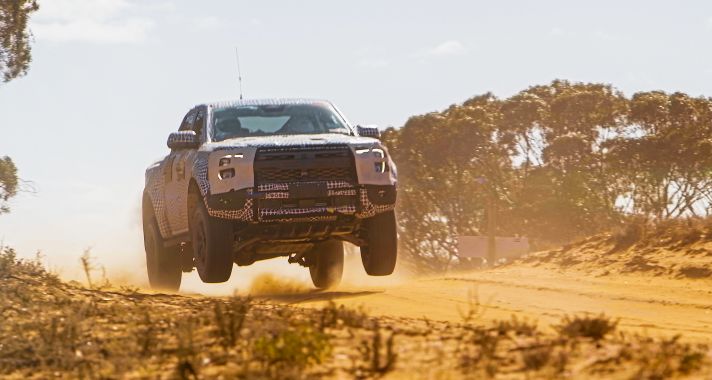 Hamarosan érkezik az új generációs Ford Ranger Raptor; a vállalat bejelentette a bemutató időpontját