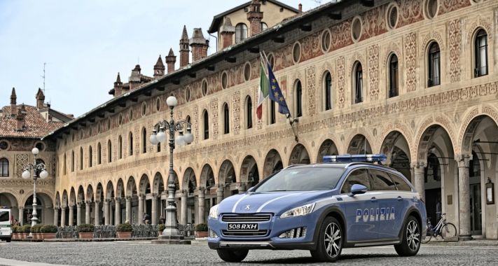 Hálózatról tölthető Peugeot-k a francia csendőrségnél