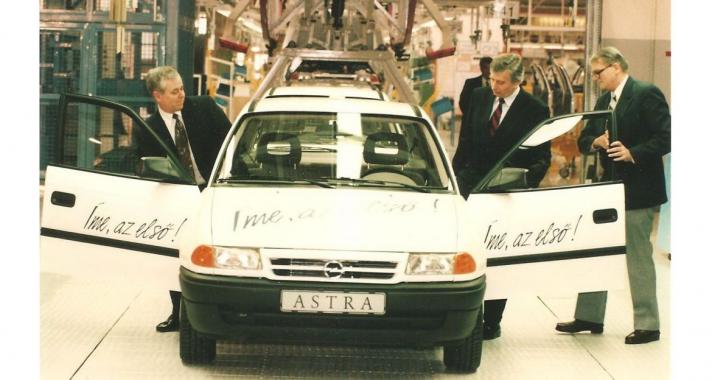 30 éves az első magyar személyautó, az első Opel Astra