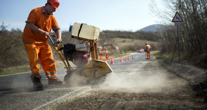 Újabb rekordot hozhatnak a tavasszal meginduló útfelújítások