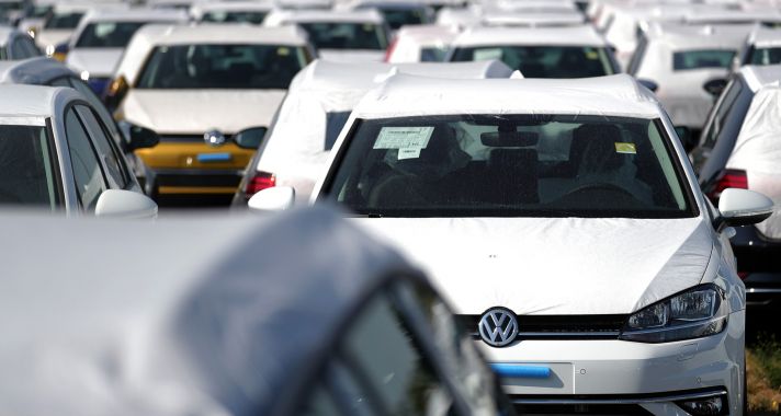 Februárban 6,7 százalékkal csökkent az új autók forgalomba helyezése az EU-ban