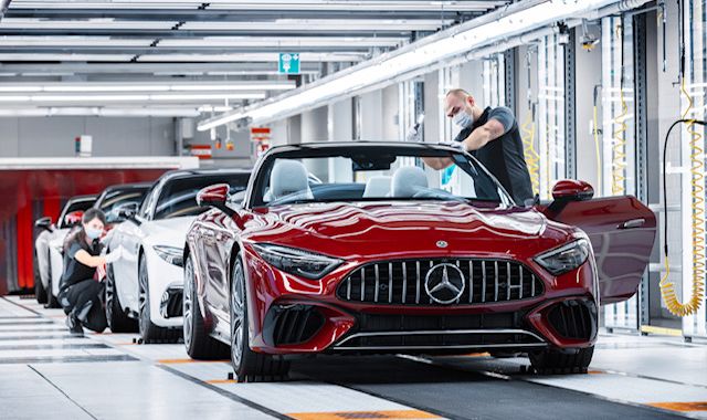 A kabriószezon dinamikusan rajtol: rendelhetővé vált a Mercedes-AMG SL