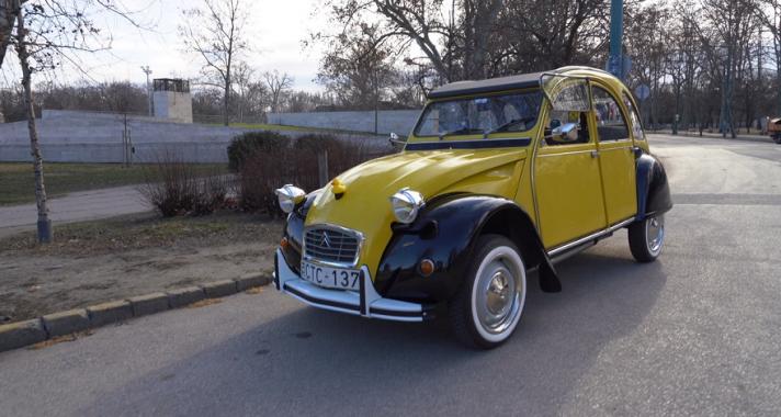 Boxermotoros háziszárnyas: Citroën 2CV, a „Kacsa” + VIDEÓ