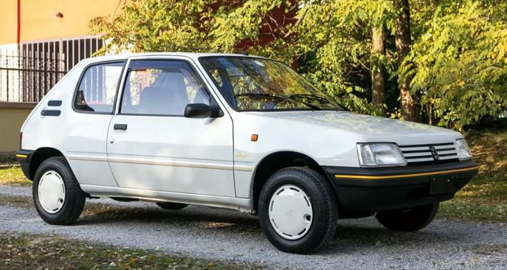 Igazi időkapszula: 32 éves, nullkilométeres Peugeot 205