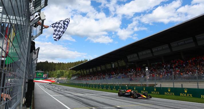 Osztrák Nagydíj - Verstappen nyerte a sprintfutamot, megőrizte az első rajtkockát