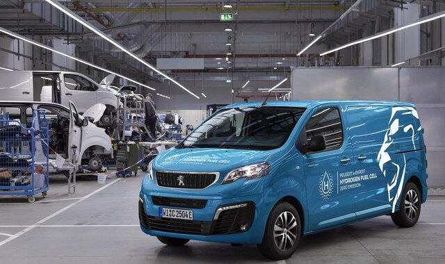 Már az utakon az üzemanyagcellás Peugeot E-Expert Hydrogen
