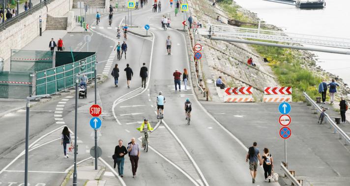 Hétvégén ismét a gyalogosoké lesz a pesti alsó rakpart