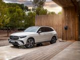 További változatokkal bővül az új Mercedes-Benz GLC kínálata