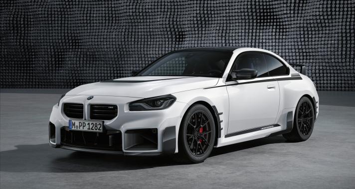 Az új BMW M2 színtiszta vezetési élményét BMW M Performance alkatrészek nyomatékosítják