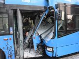 Frontálisan ütközött két busz Budapesten