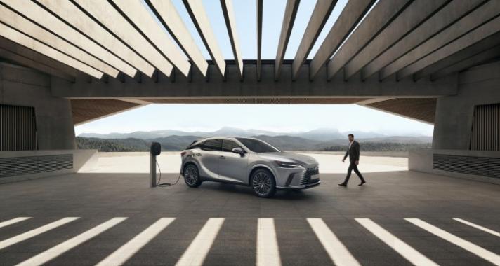 Mini akciófilmmel reklámozza a Lexus a vadonatúj RX turbófelöltöltéses hibrid kivitelét