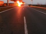 Kamion ég az M3-as autópályán