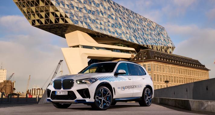 A BMW Group hidrogén-meghajtású autókat gurít ki az utakra