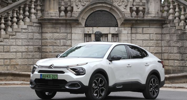 Megérkezett Magyarországra az új Citroen C4X