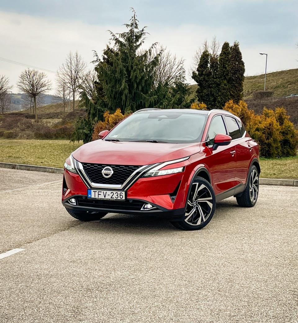 Ne temessük egyáltalán – Nissan Qashqai 1.3 DIG-T 4WD X-Tronic Tekna+