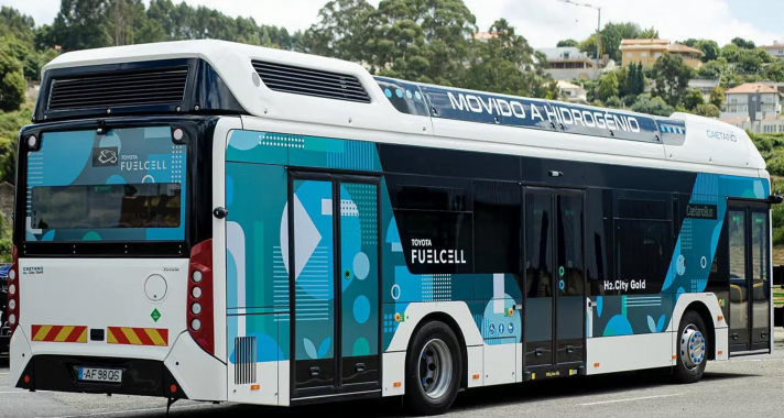 Történelmi léptékű hidrogénbusz megrendelést kapott a Toyota-CaetanoBus