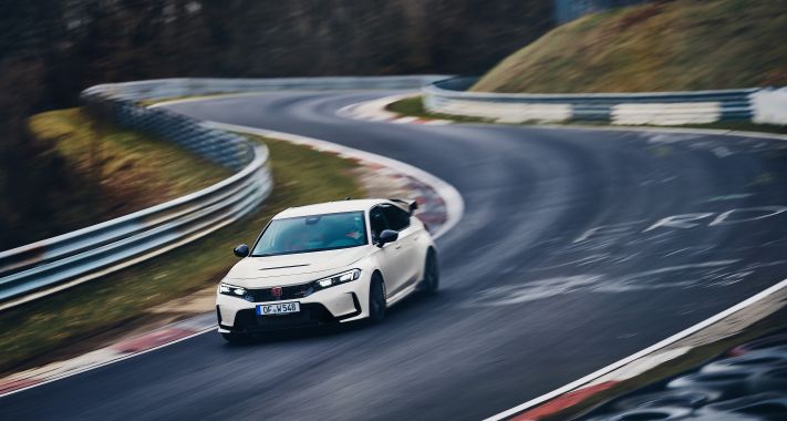 Elődjéhez hasonlóan az új Civic Type R is megdöntötte a fronthajtású autók körrekordját a Nürnburgringen