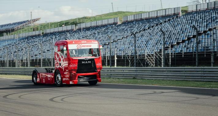 Rajt előtt Kiss Norbert és a Révész Racing – Startol a hétvégén a kamion Európa-bajnokság