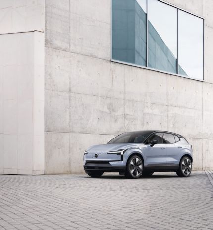 Megérkezett a tisztán elektromos Volvo EX30 kisméretű szabadidőjármű!