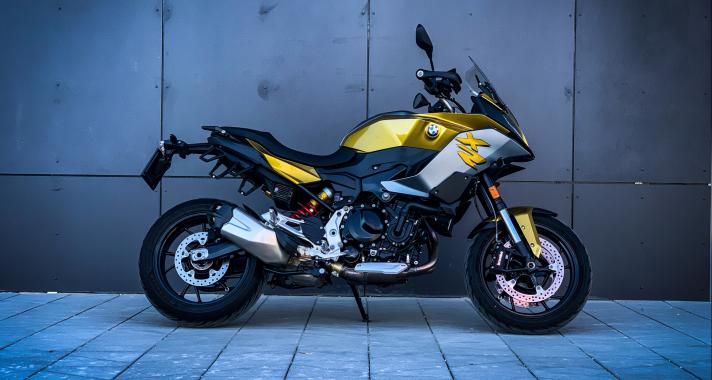 Hódít a crossover – BMW F900XR