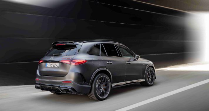 Már megrendelhető acsúcsteljesítményű hibrid Mercedes-AMG GLC SUV