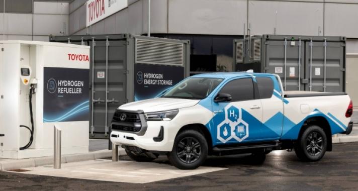 Egy lépéssel közelebb került a sorozatgyártáshoz a hidrogéntüzelőanyag-cellás Toyota Hilux