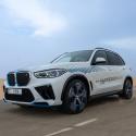 Kimagasló teljesítmény, extrém körülmények között is: a BMW iX5 Hydrogen a sivatagban tesztelt