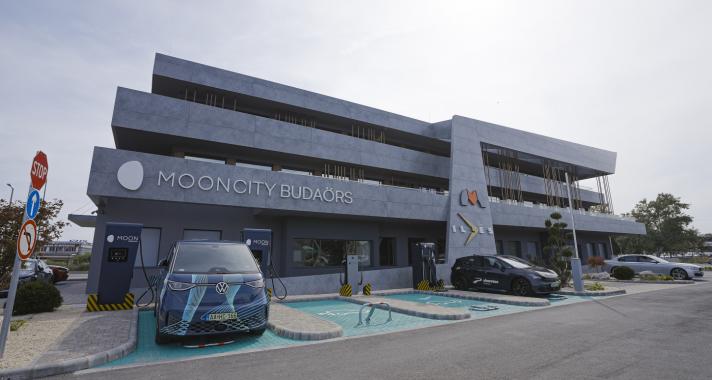 Megnyílt a MOONCITY Budaörs – Stratégiai partnerségre lép a Porsche Hungaria és az MVM