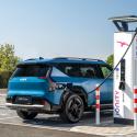 A Kia bemutatja akadálymentes villanyautó-töltési technológiáját: itt a Plug&Charge