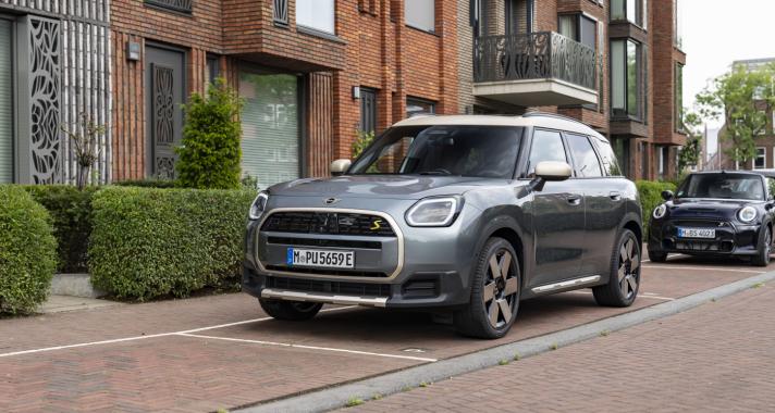 Minden terepen otthonosan, tisztán elektromos meghajtással: a MINI Countryman SE ALL4