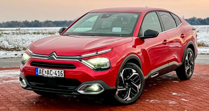 Benzines családi 2023 – Citroën C4 X 1.2