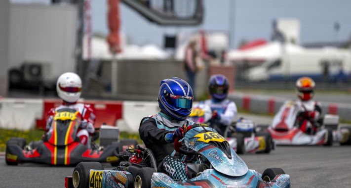Beni és Ákos a Slovak Karting Centerben