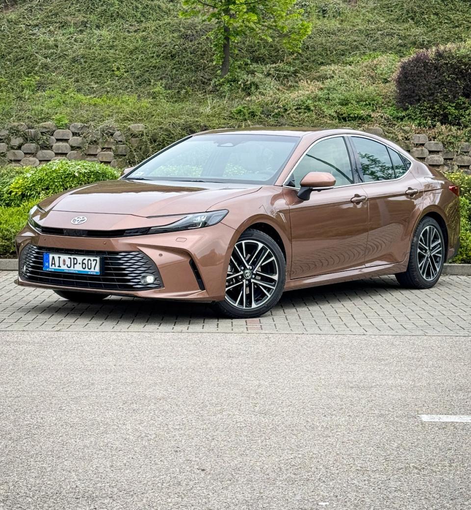 Nagy test, kis fogyasztás? Az új Toyota Camry