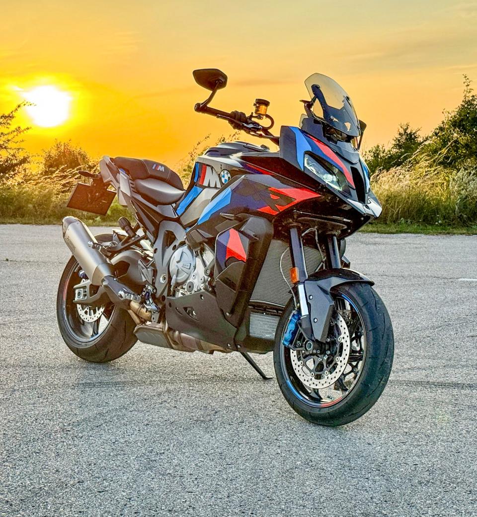 Ez már mindennek a teteje! – BMW M 1000 XR teszt