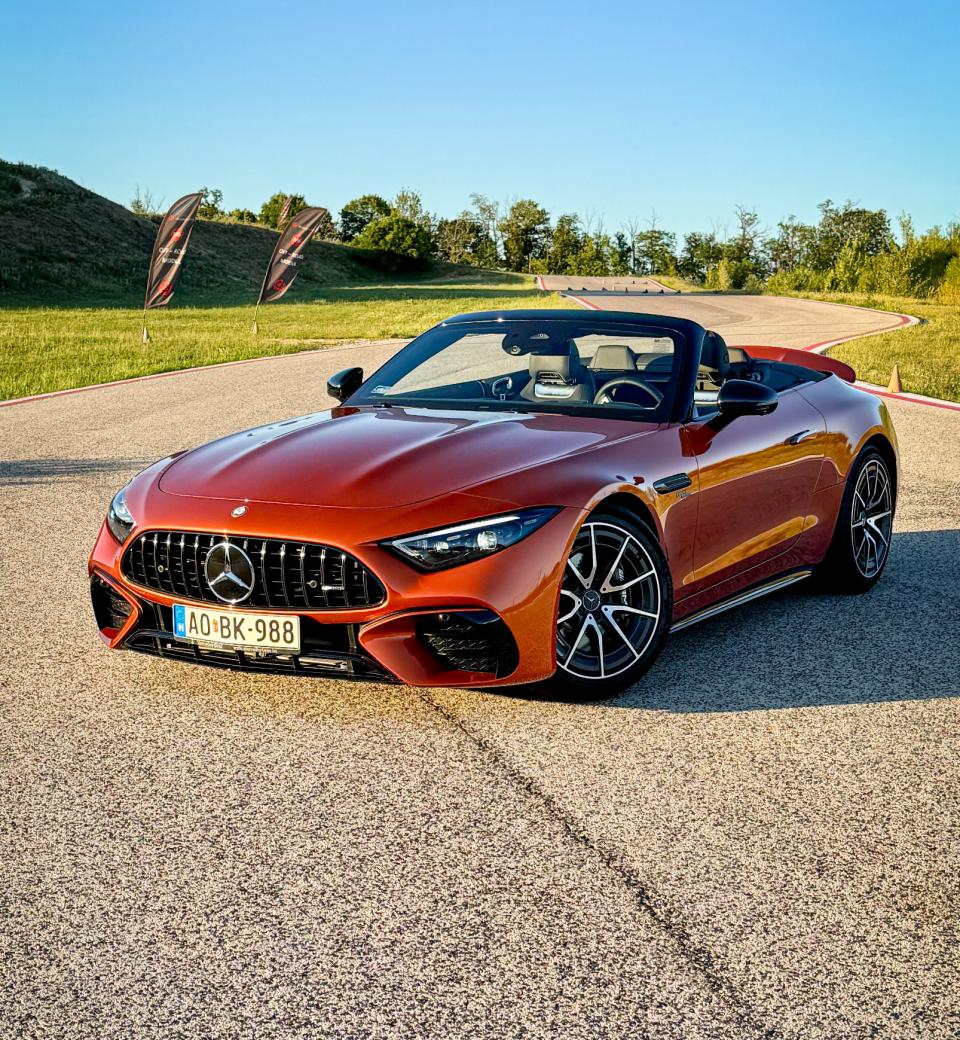 Könnyű és Finom - Mercedes-AMG SL43