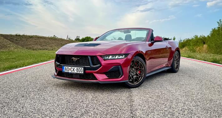 Mézédes áfonyás keménycukor – Ford Mustang GT Performance Convertible teszt