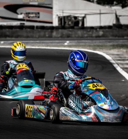 Vida Beni ismét gokartban!