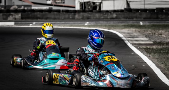 Vida Beni ismét gokartban!