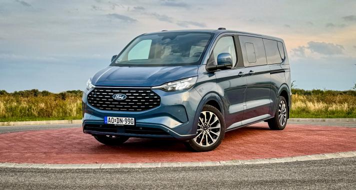 A kompromisszum, ami nem követel áldozatot - Ford Tourneo Custom PHEV teszt