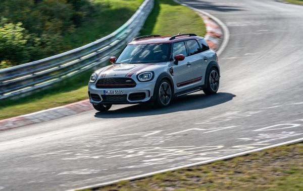 Extrém teljesítmény minden terepen: az új MINI John Cooper Works Countryman