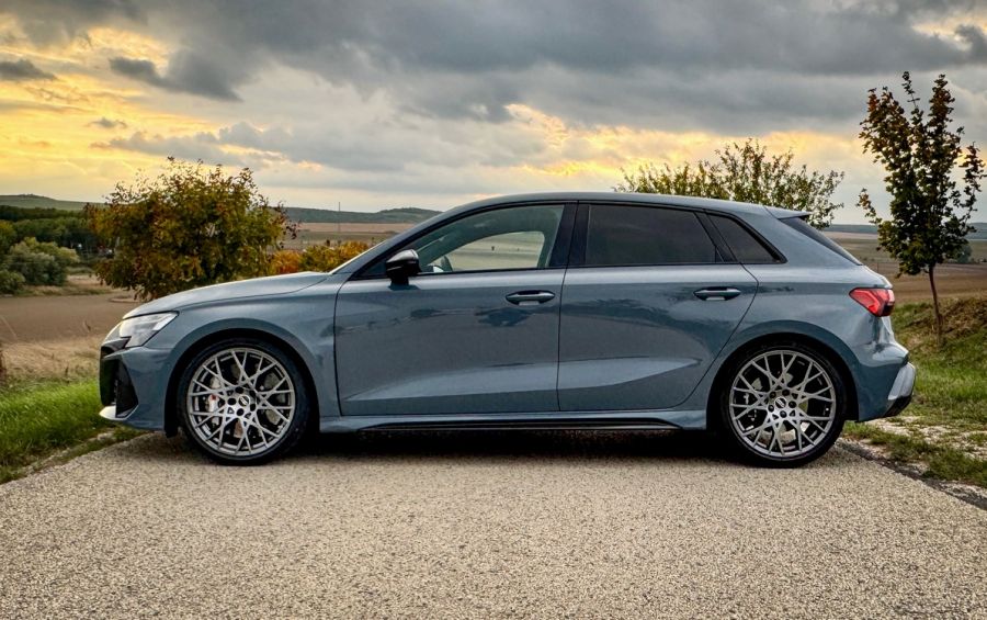 A dicsőséges rally múlt tovább él benne – Audi RS3 - Autó & Motor - MOBILITY - 