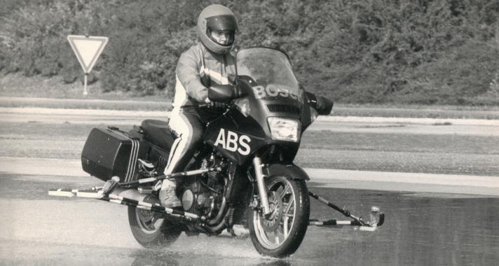 A motorosok biztonságára vigyáz legújabb fejlesztéseivel a Bosch