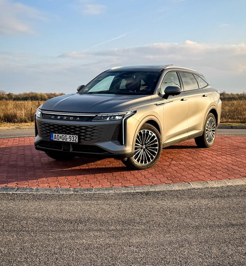 Luxus Elérhető Áron: Omoda 9 SHS Teszt