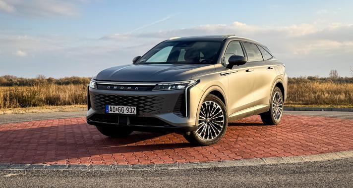 Luxus Elérhető Áron: Omoda 9 SHS Teszt